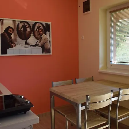 דירה Alfa Apartman *